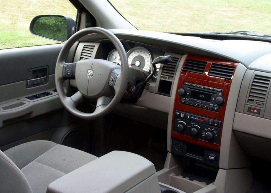  Dodge Durango 2004 года  (фото 28 из 30)